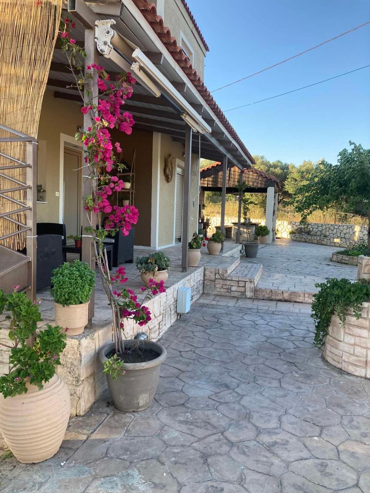 Villeta Nikol “Νηνεμία” Lixouri Luaran gambar